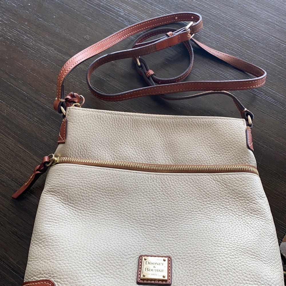 Dooney & Bourke crossbody purse